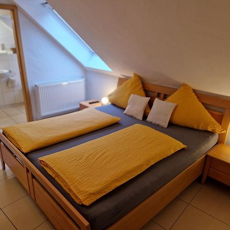 Weingut U. Gaestehaus Becker Platten Exteriér fotografie